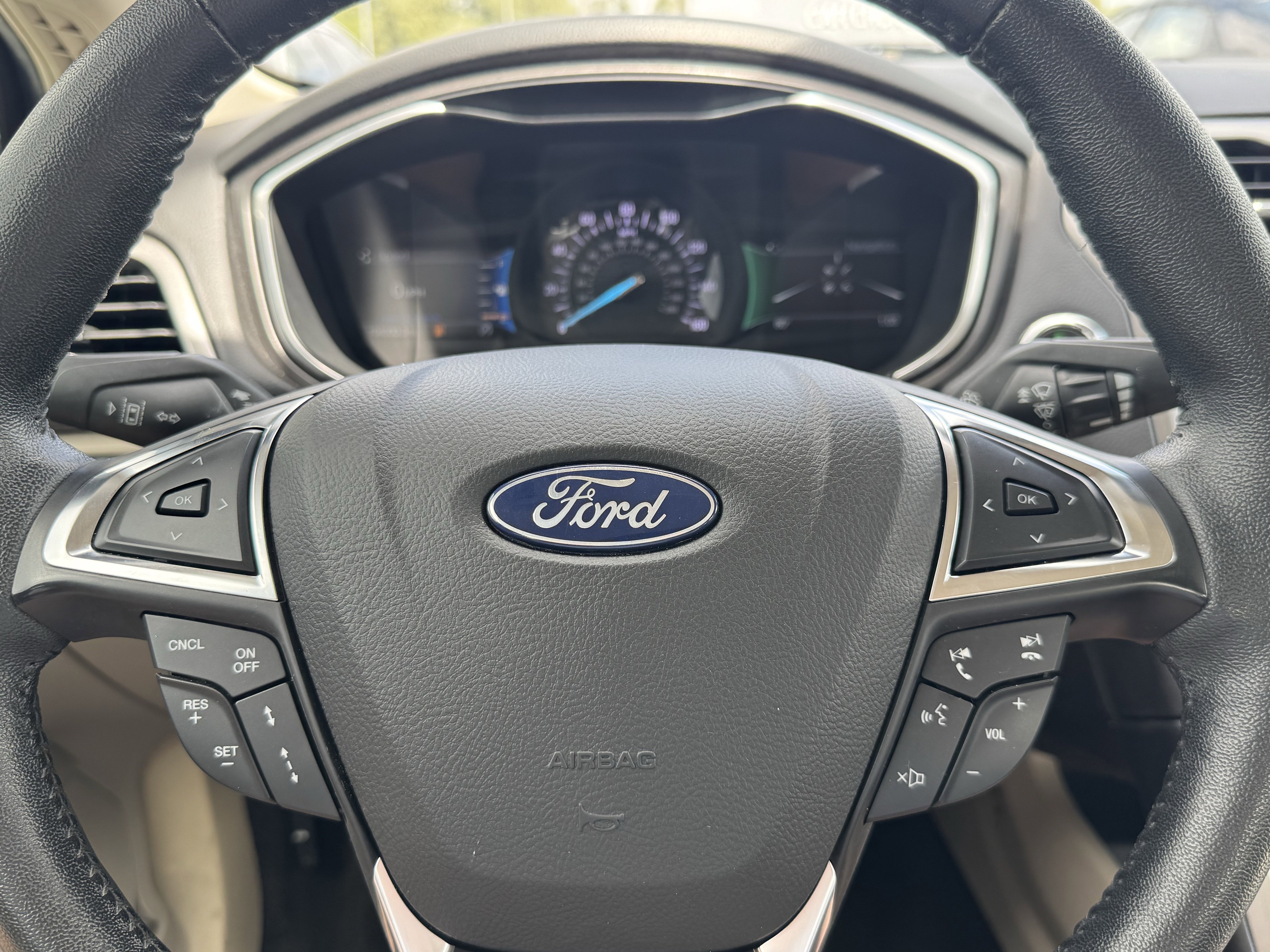 Used 2020 Ford Fusion SEL image 15