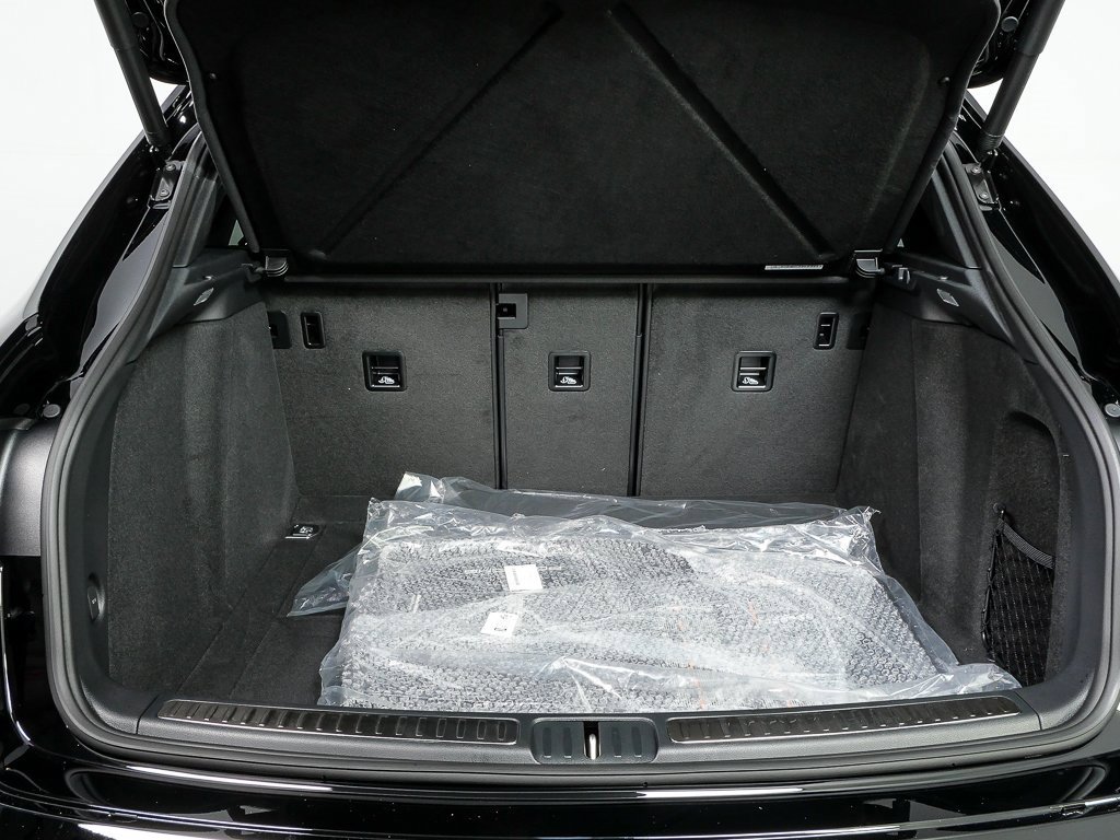 New 2026 Porsche Macan image 32