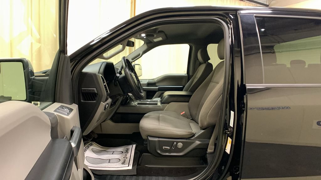 Used 2018 Ford F150 XLT w/ Equipment Group 302A Luxury AWD/4WD image 29