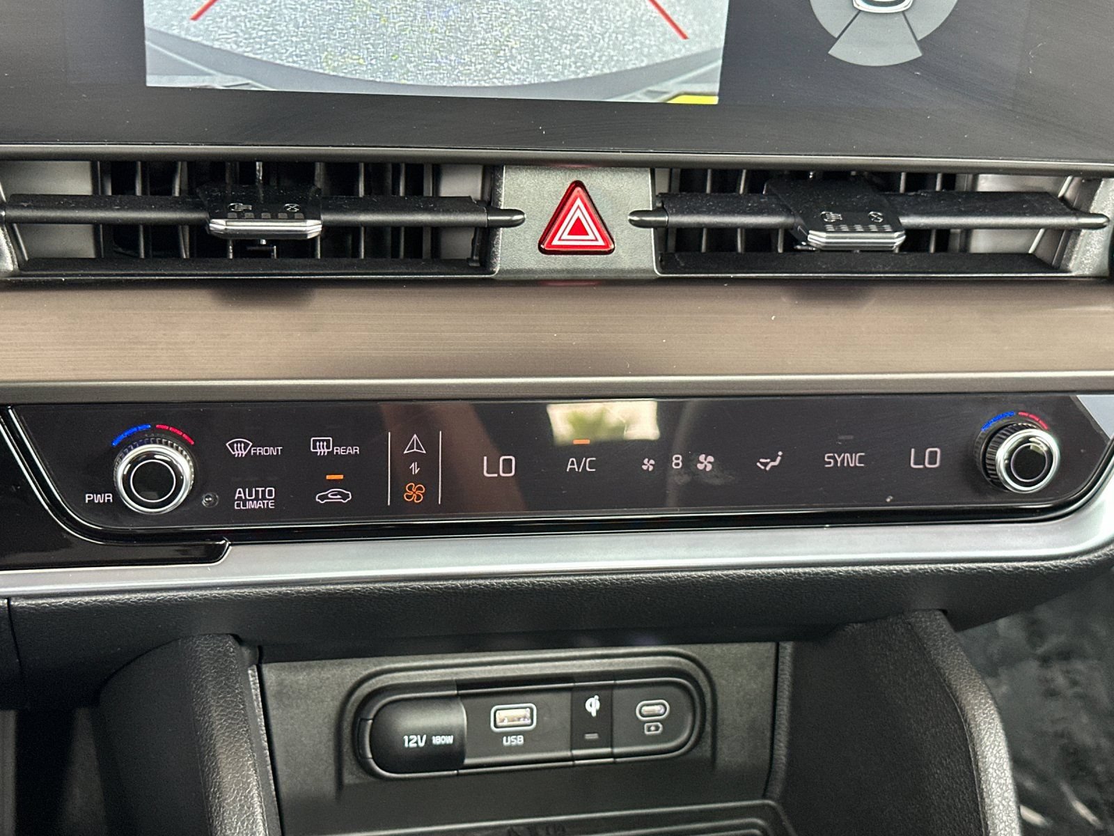 Used 2025 Kia Sportage EX w/ Premium Package FWD image 28