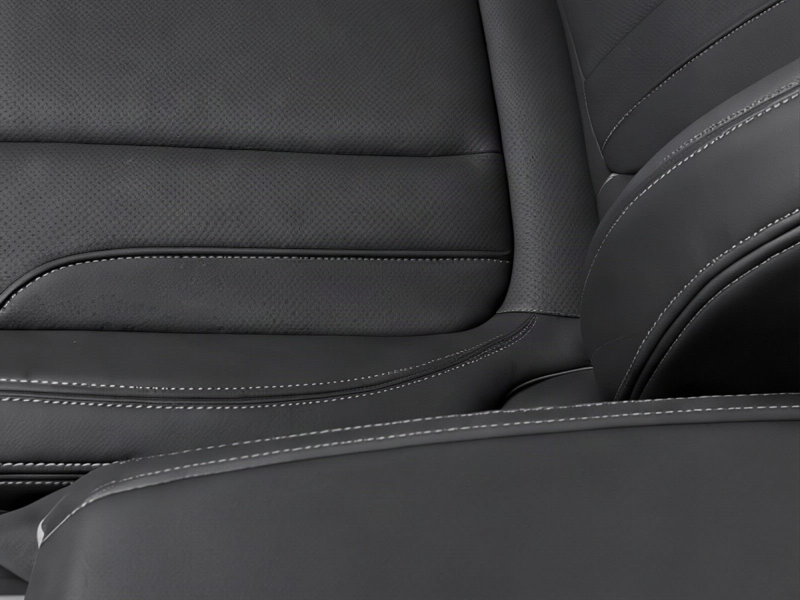 Certified 2025 BMW 230i Coupe RWD image 15