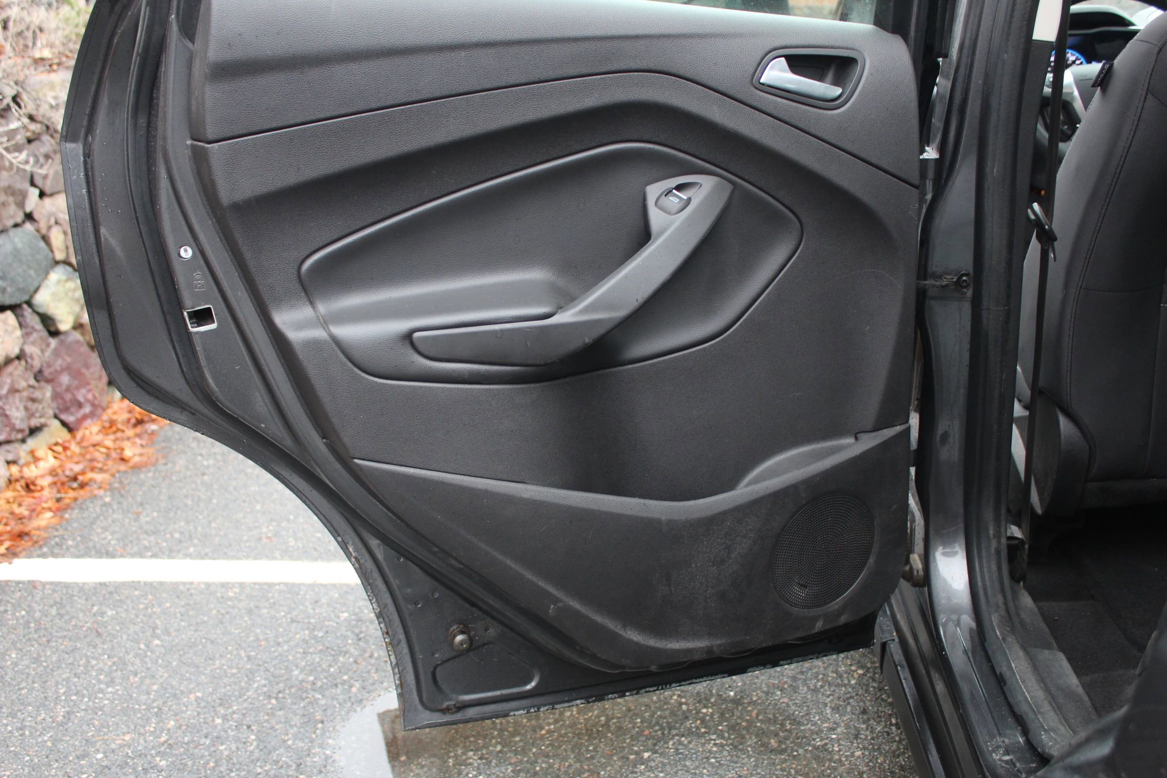 Used 2017 Ford C-MAX Energi SE w/ Cold Weather Package FWD image 14