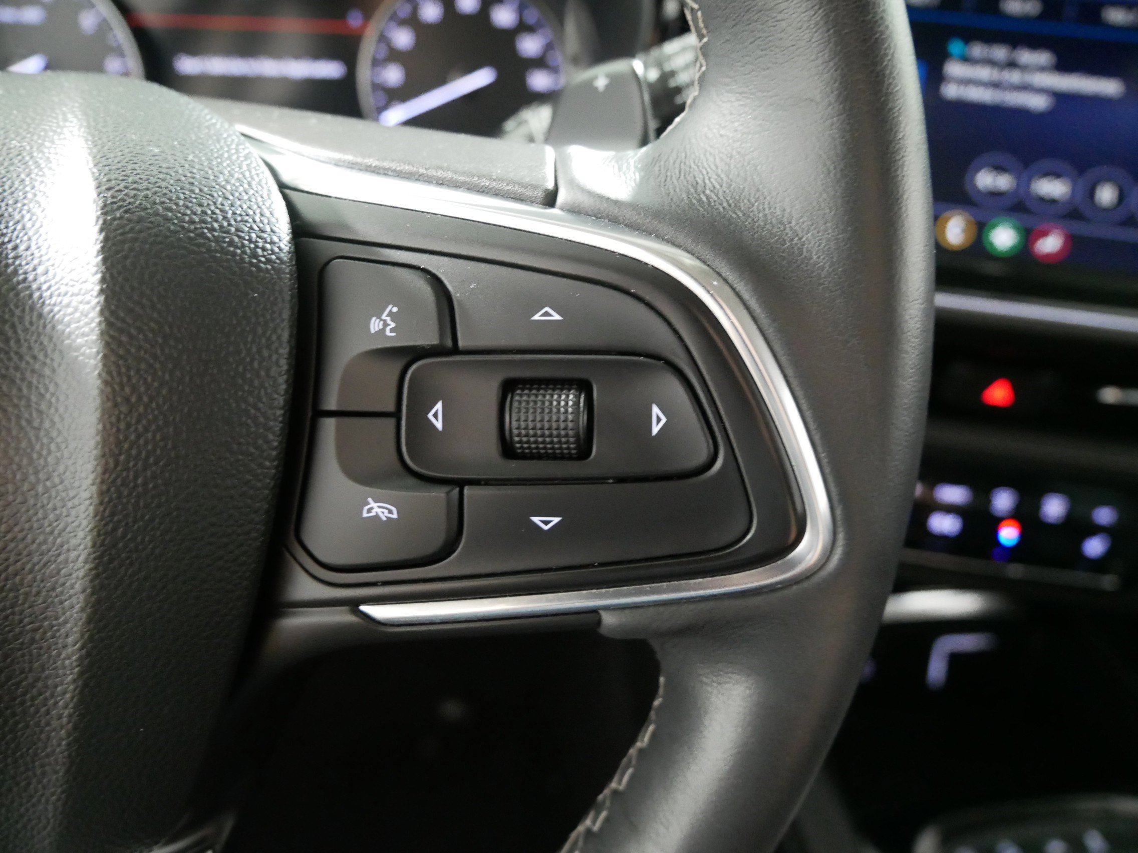 Used 2021 Buick Envision Essence image 28