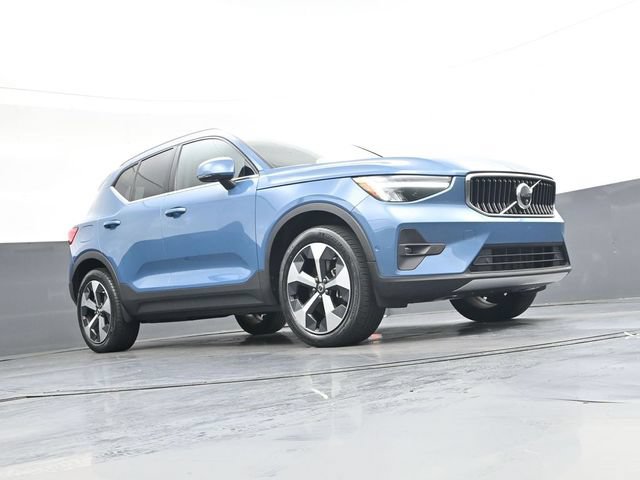 Used 2024 Volvo XC40 B5 Plus AWD/4WD image 29