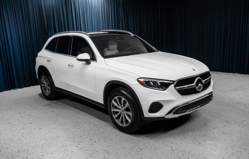 Certified 2026 Mercedes-Benz GLC 300 image 3