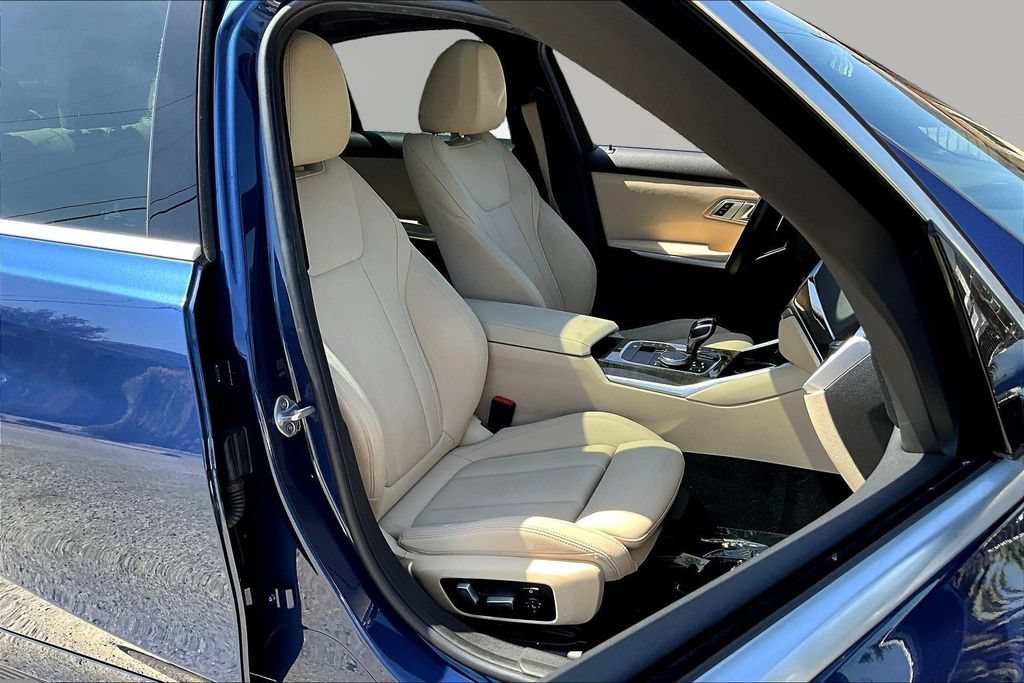 Used 2021 BMW 330i Sedan w/ Convenience Package RWD image 30