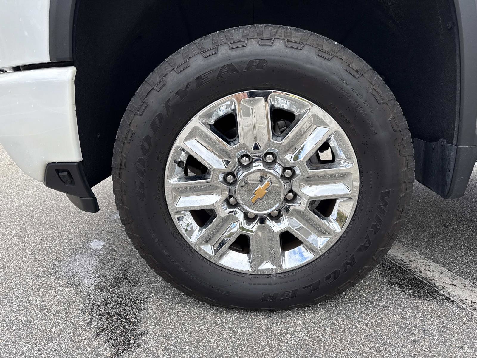 Used 2024 Chevrolet Silverado 2500 High Country image 32