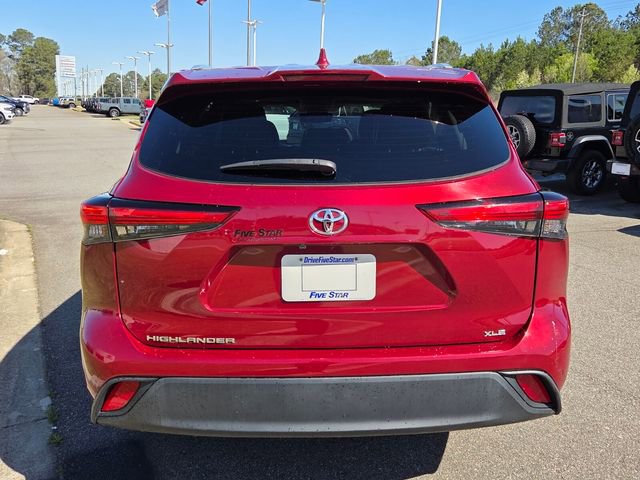 Used 2023 Toyota Highlander XLE image 11
