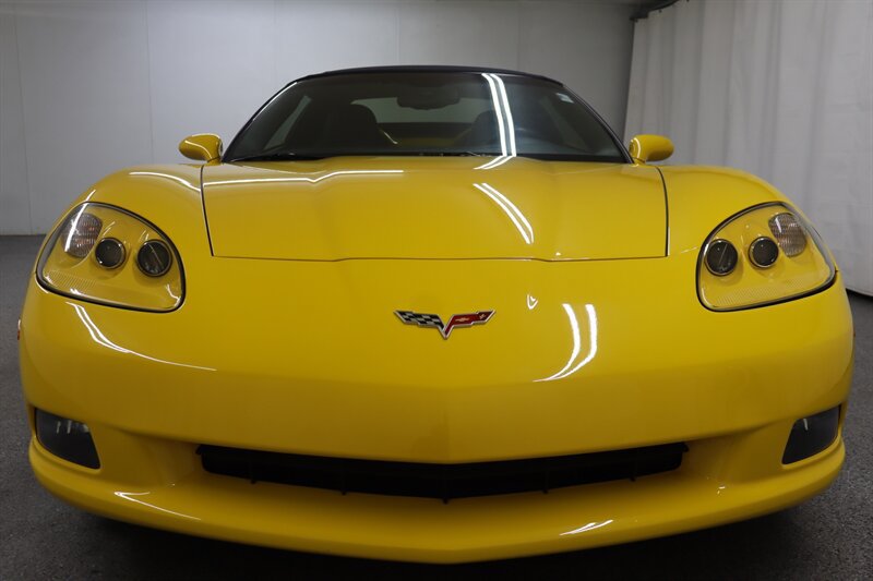 Used 2007 Chevrolet Corvette Convertible RWD image 2