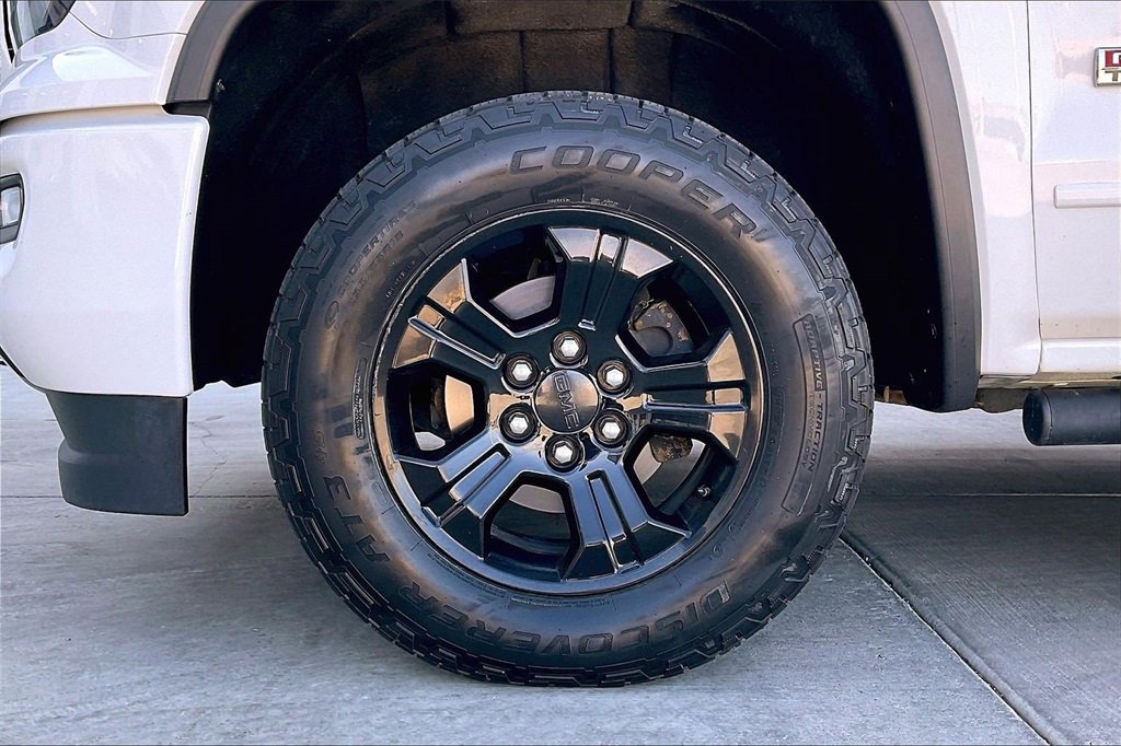 Used 2018 GMC Sierra 1500 SLT w/ All Terrain X Package image 9
