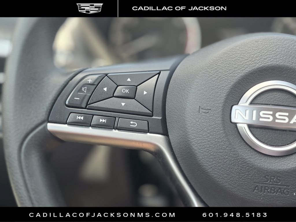 Used 2025 Nissan Altima 2.5 SV FWD image 16