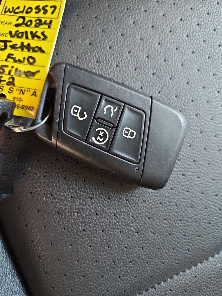 Used 2024 Volkswagen Jetta SE image 30