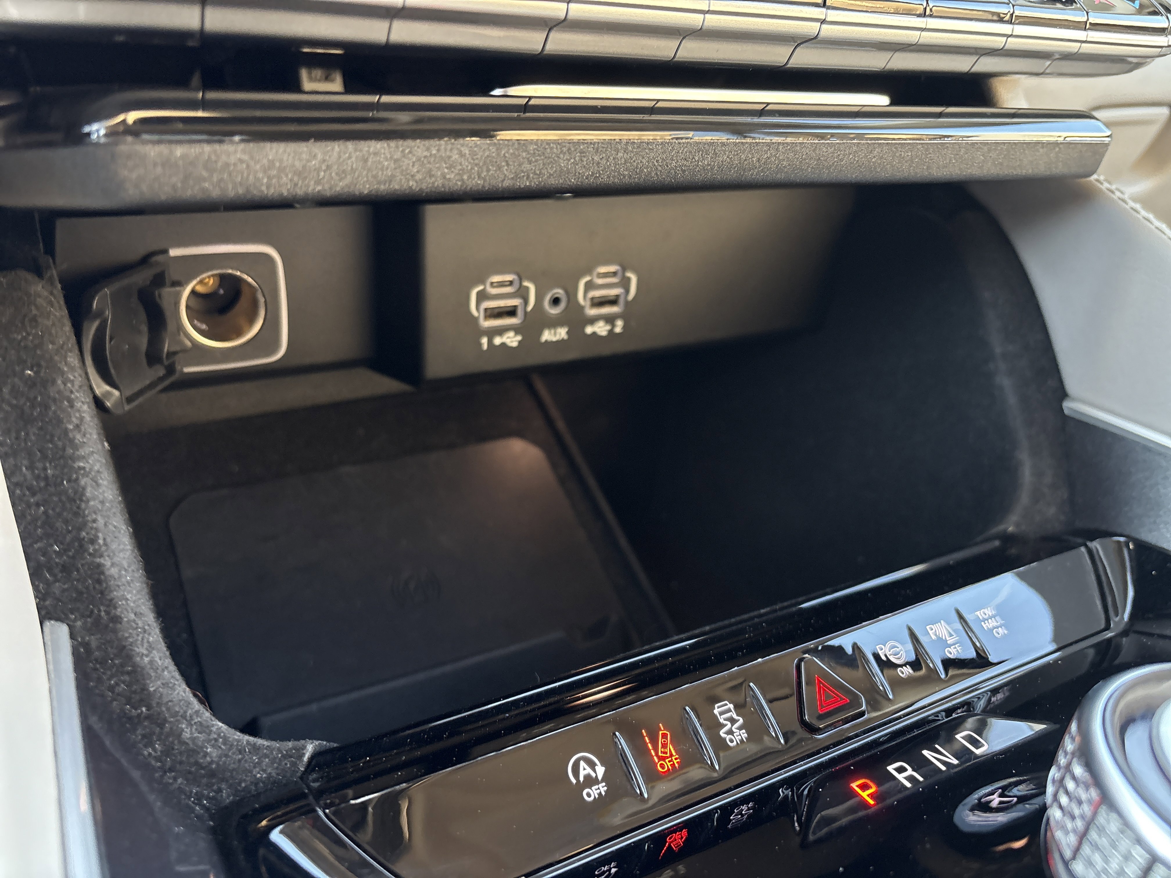 Used 2024 Jeep Wagoneer 2WD w/ Premium Group I image 31