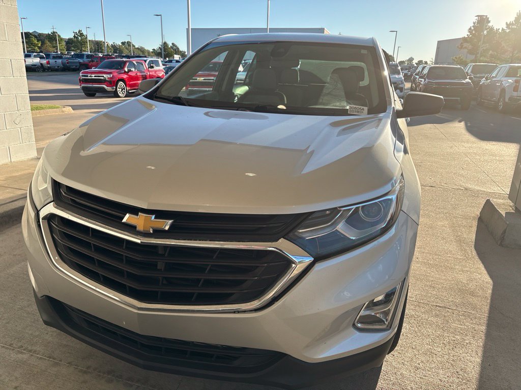 Used 2020 Chevrolet Equinox LS w/ LPO, Floor Liner Package FWD image 1