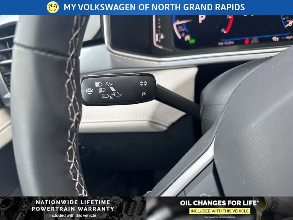 New 2026 Volkswagen Taos SEL image 18