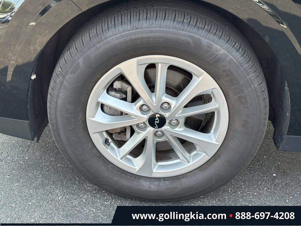 Certified 2024 Kia Carnival LX FWD image 7