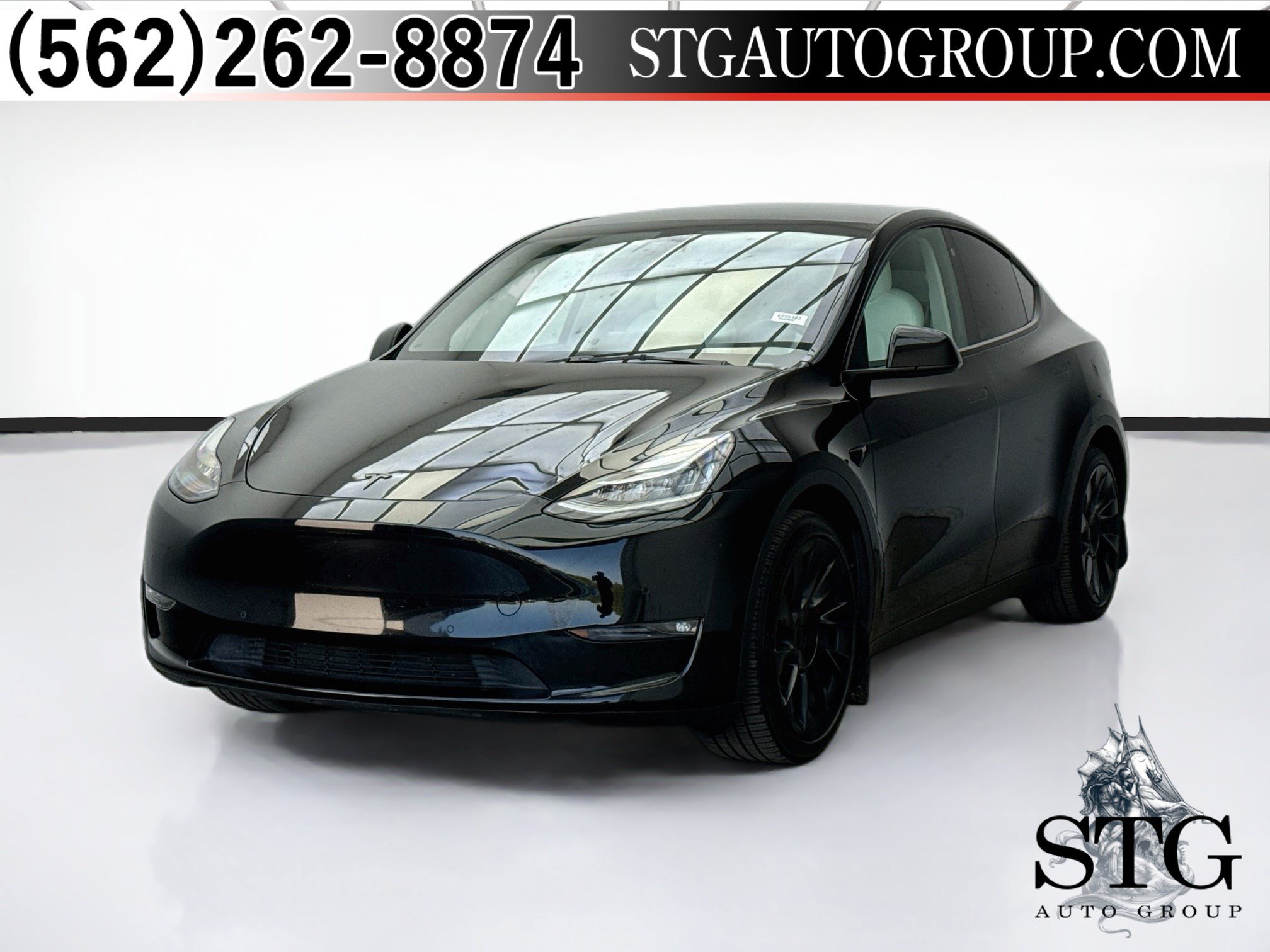 Used 2022 Tesla Model Y Long Range AWD/4WD image 1
