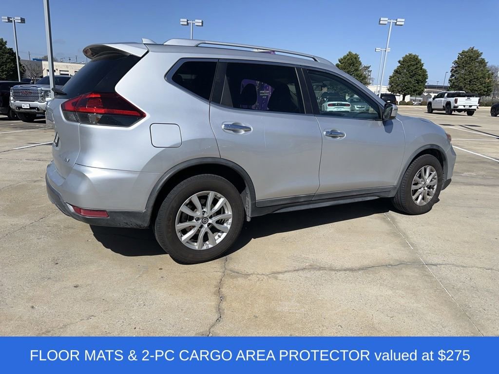 Used 2018 Nissan Rogue SV image 3