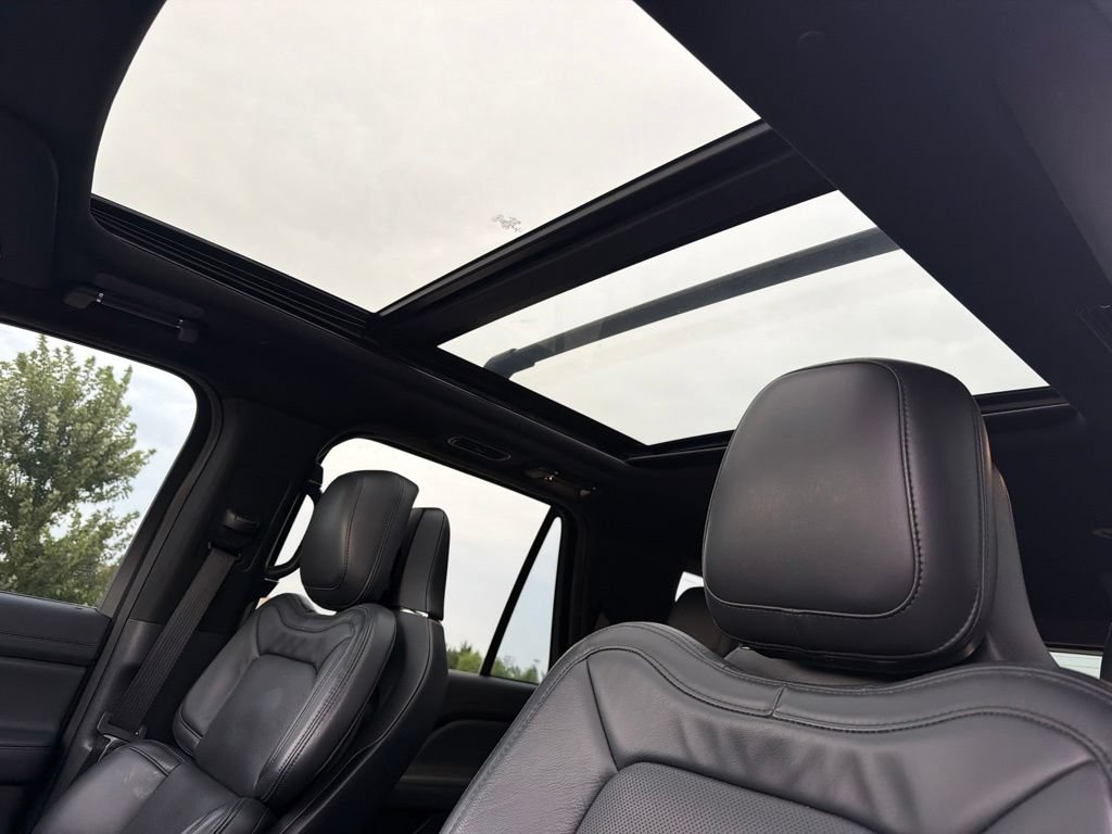 Used 2022 Lincoln Navigator Reserve w/ Equipment Group 201A AWD/4WD image 21