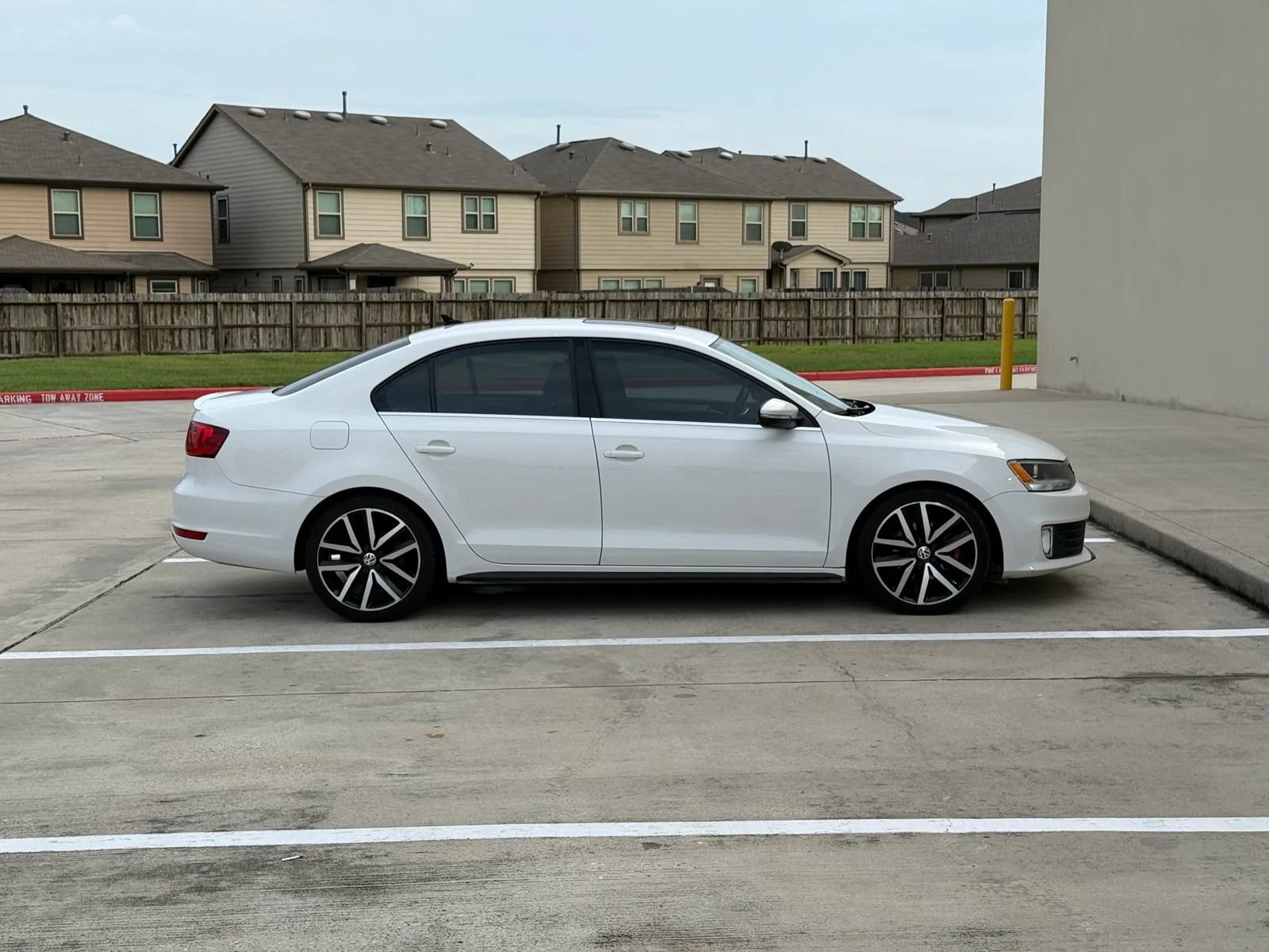 Used 2013 Volkswagen Jetta GLI Autobahn FWD image 8