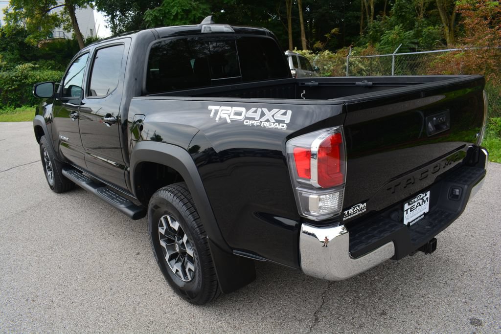 Used 2022 Toyota Tacoma TRD Off-Road AWD/4WD image 7