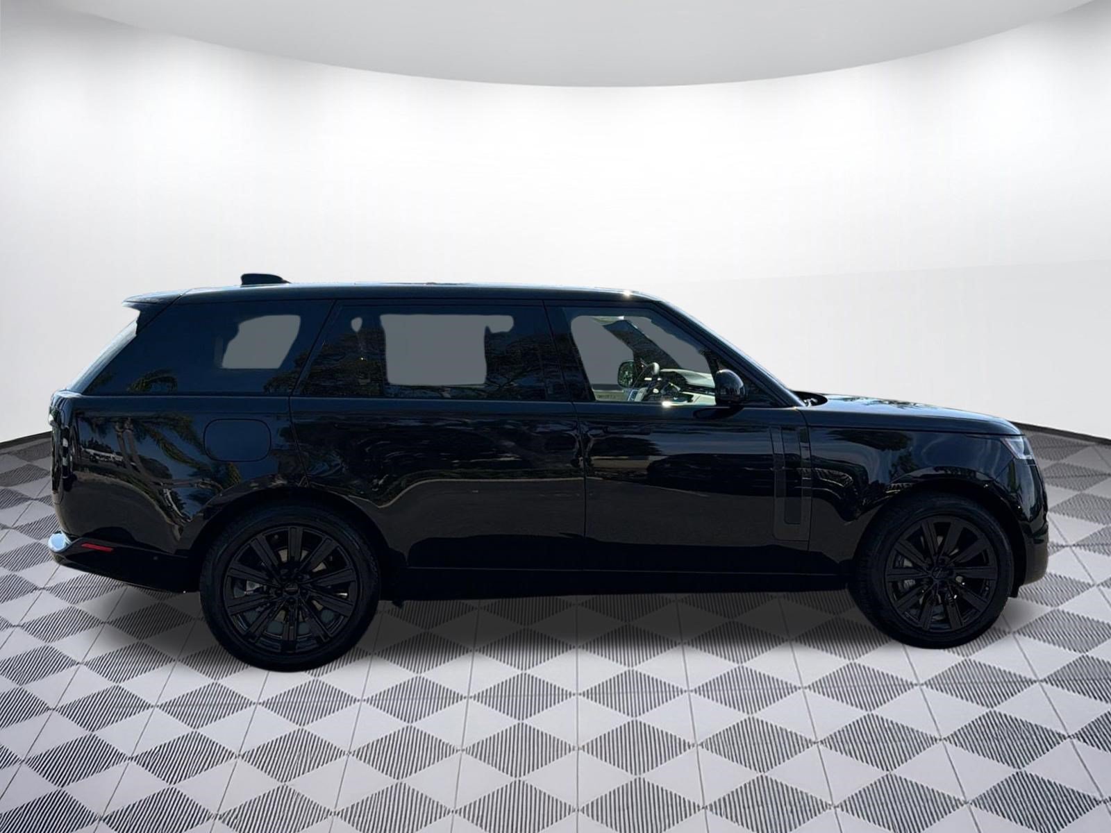 New 2026 Land Rover Range Rover Long Wheelbase SE AWD/4WD image 8