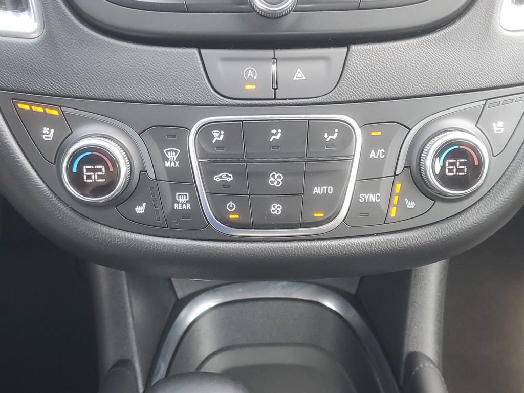 Used 2024 Chevrolet Malibu LT FWD image 30