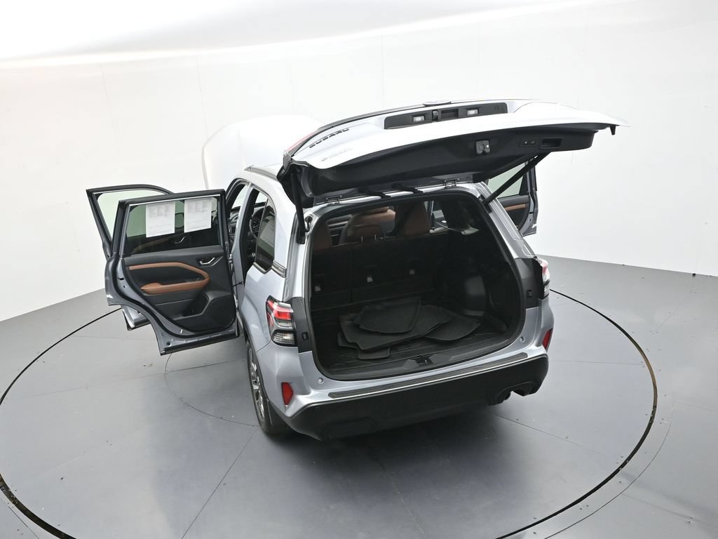 Used 2025 Subaru Forester Touring w/ Popular Package - Touring AWD/4WD image 39