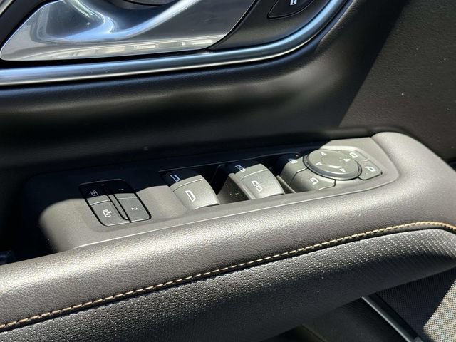 Certified 2024 GMC Yukon AT4 w/ Technology Package AWD/4WD image 9