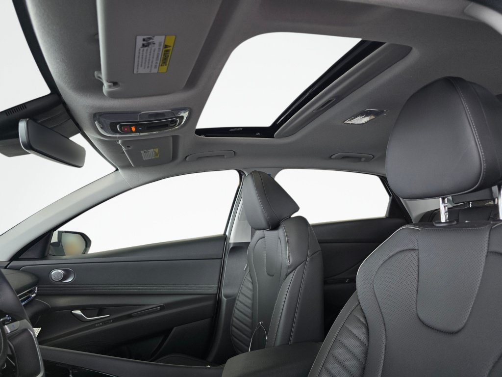 New 2026 Hyundai Elantra Limited FWD image 19