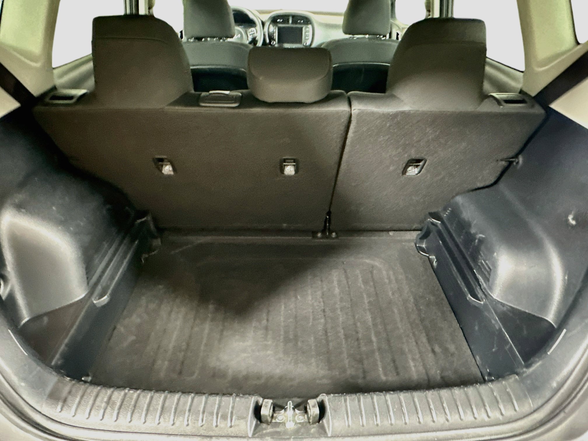 Used 2025 Kia Soul LX w/ LX Technology Package FWD image 27