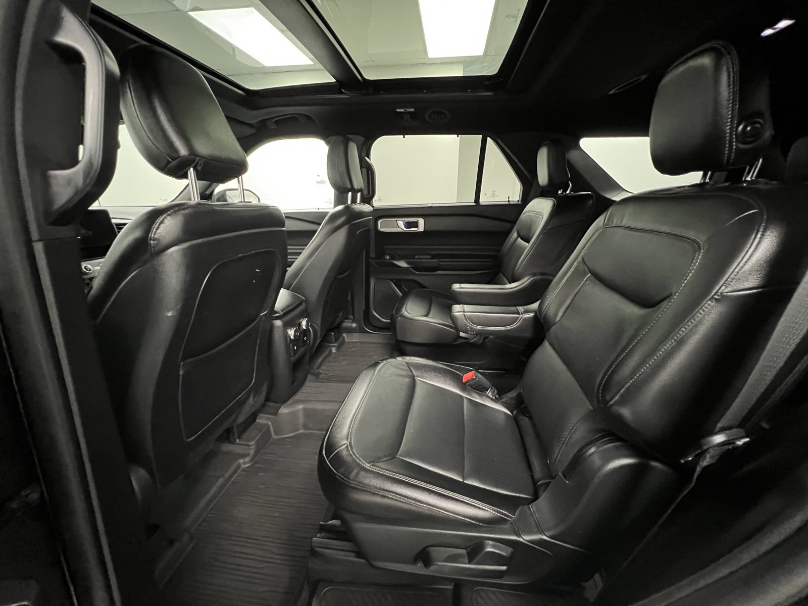 Used 2020 Ford Explorer Limited AWD/4WD image 35