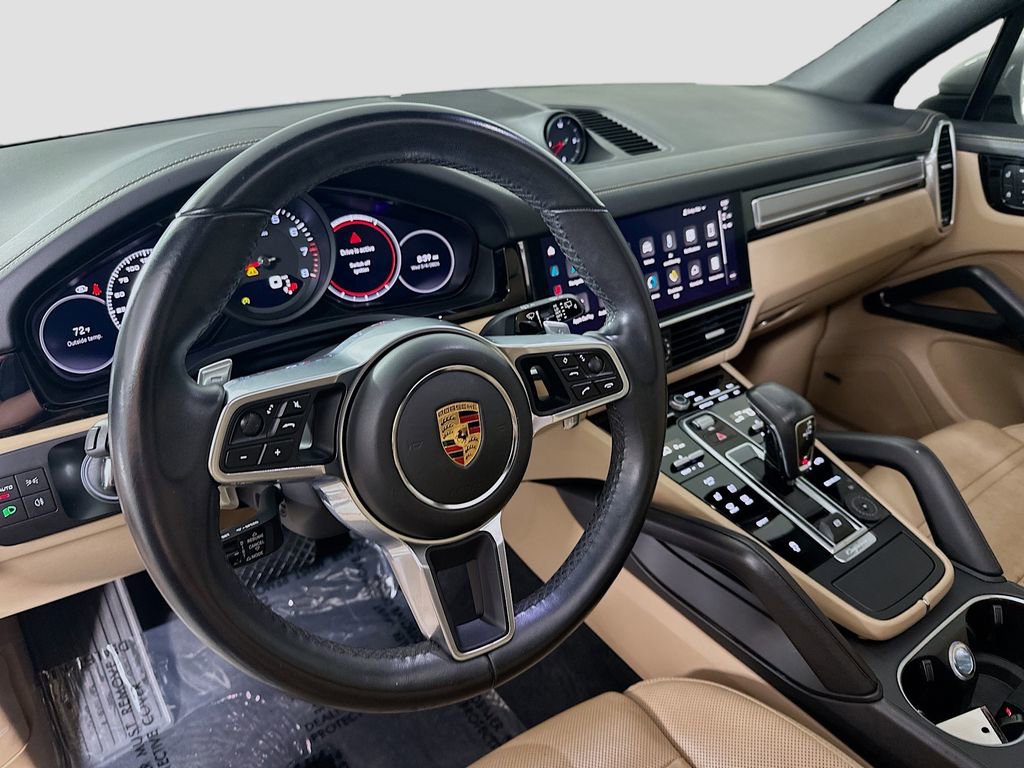 Certified 2022 Porsche Cayenne Platinum Edition image 25