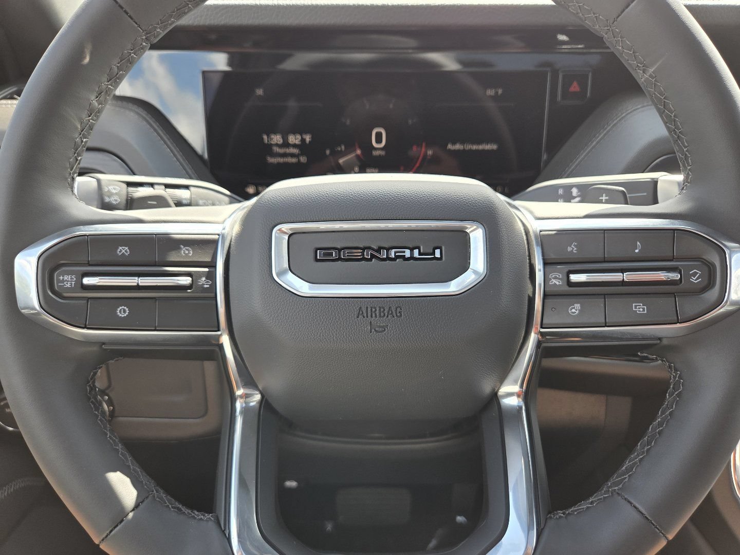 New 2026 GMC Yukon XL Denali w/ Sun & Power Step Package AWD/4WD image 34
