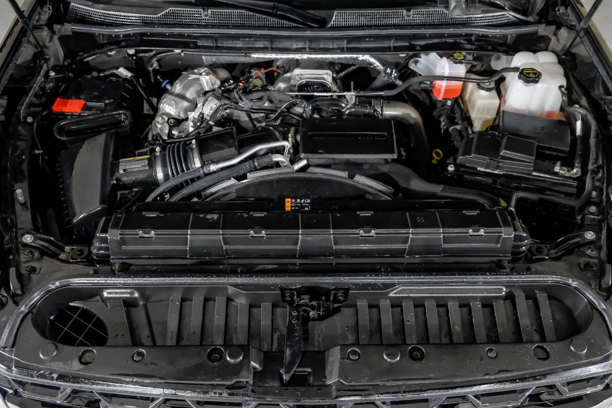 Used 2025 Chevrolet Silverado 2500 ZR2 w/ Technology Package image 50