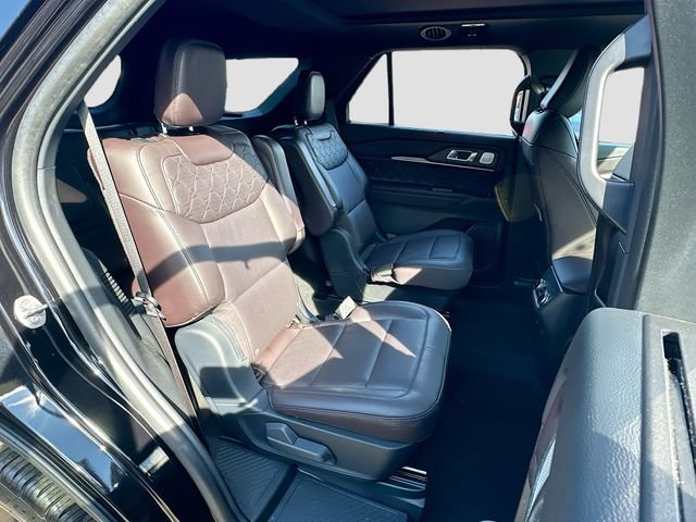 Used 2025 Ford Explorer Platinum w/ Ultimate Package AWD/4WD image 30