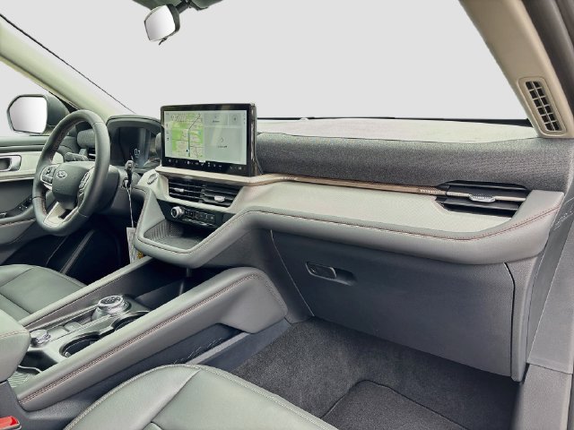 New 2026 Ford Explorer Active w/ Active Comfort Package RWD image 30