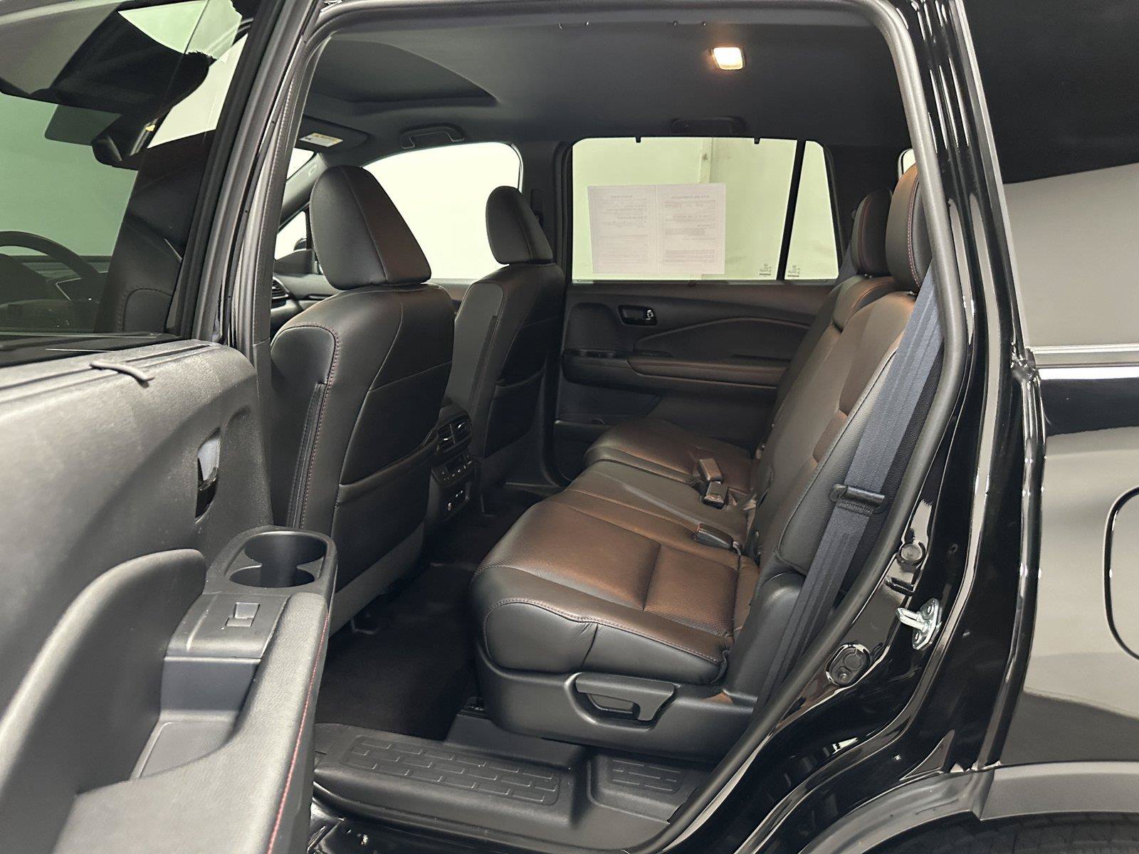 Certified 2025 Honda Passport Black Edition image 32