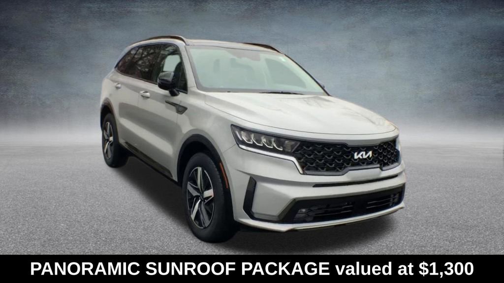 Used 2022 Kia Sorento EX w/ Panoramic Sunroof Package image 2