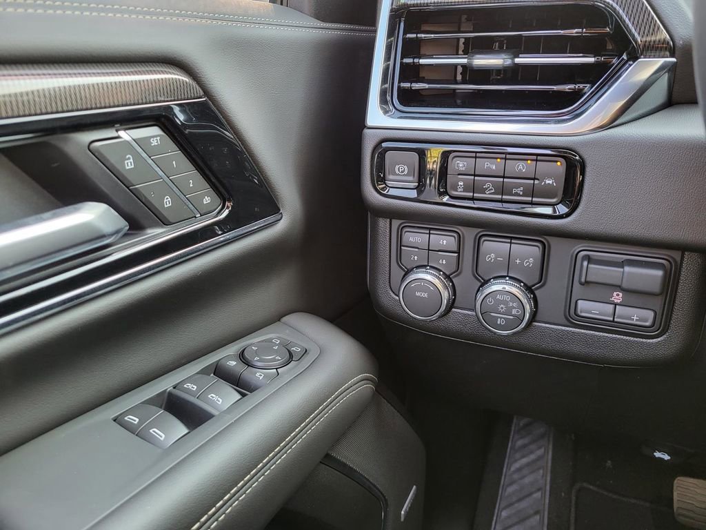 New 2026 GMC Yukon XL Elevation w/ Elevation Premium Package image 8