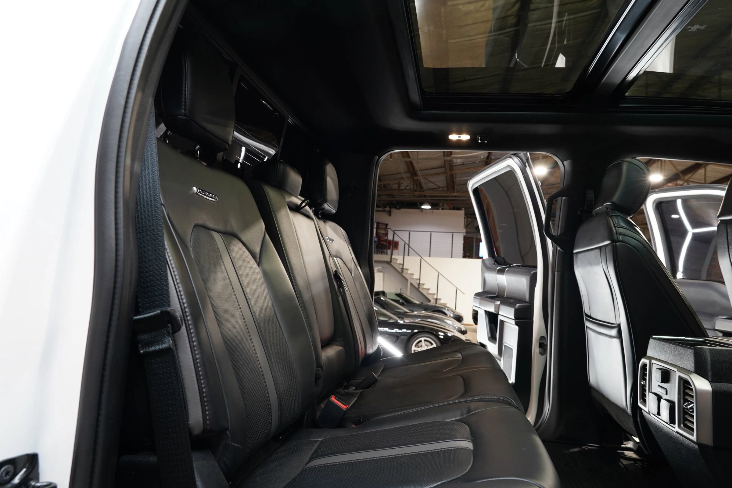 Used 2019 Ford F350 Platinum w/ Platinum Ultimate Package AWD/4WD image 42