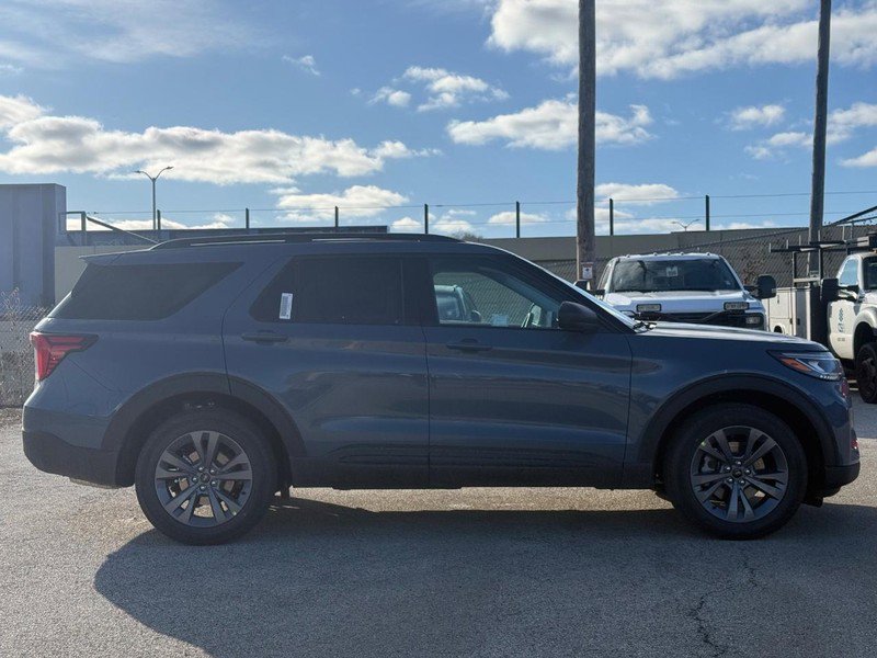 New 2026 Ford Explorer Active w/ Active Comfort Package image 2