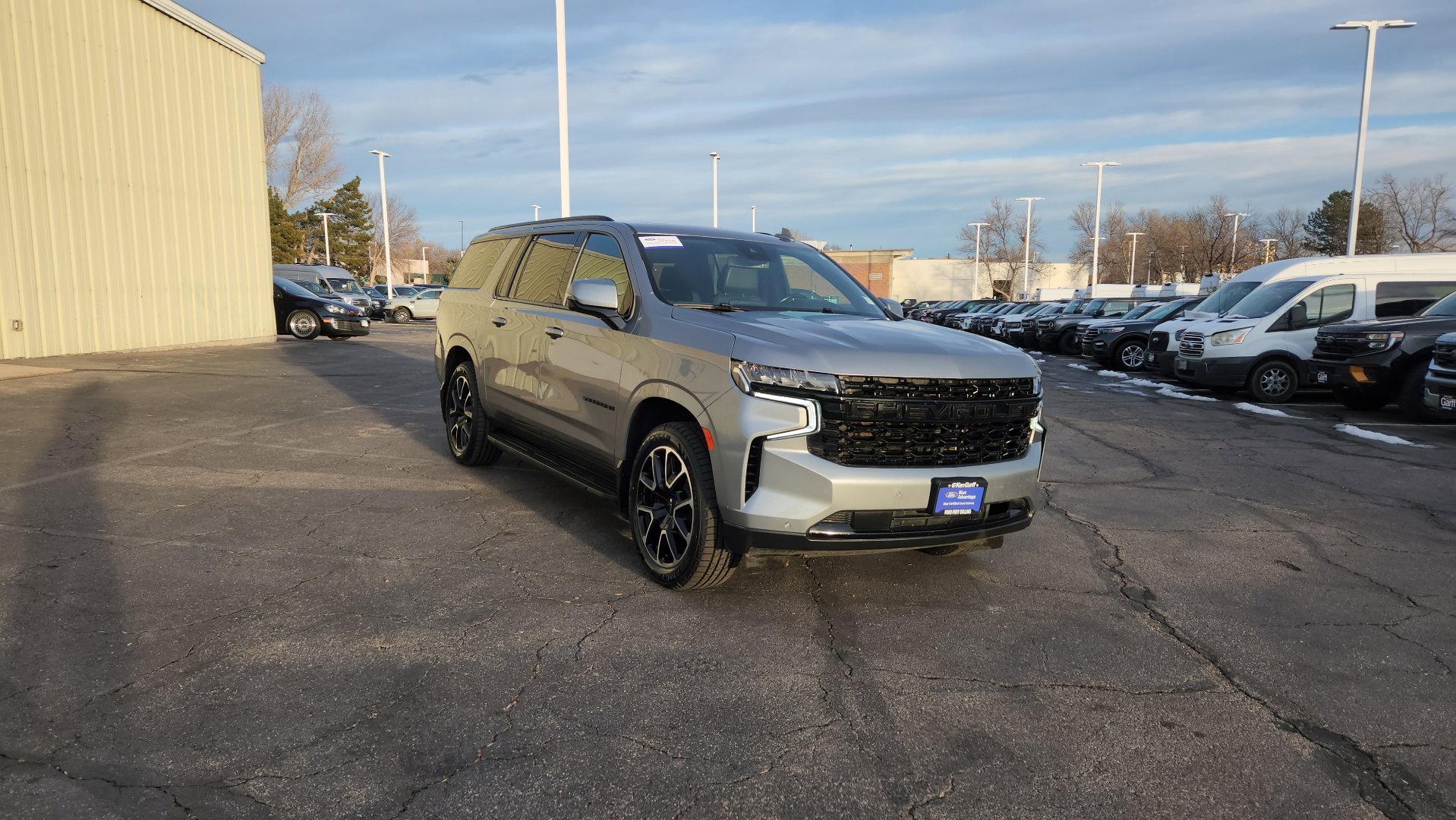 Used 2023 Chevrolet Suburban RST w/ Luxury Package image 18