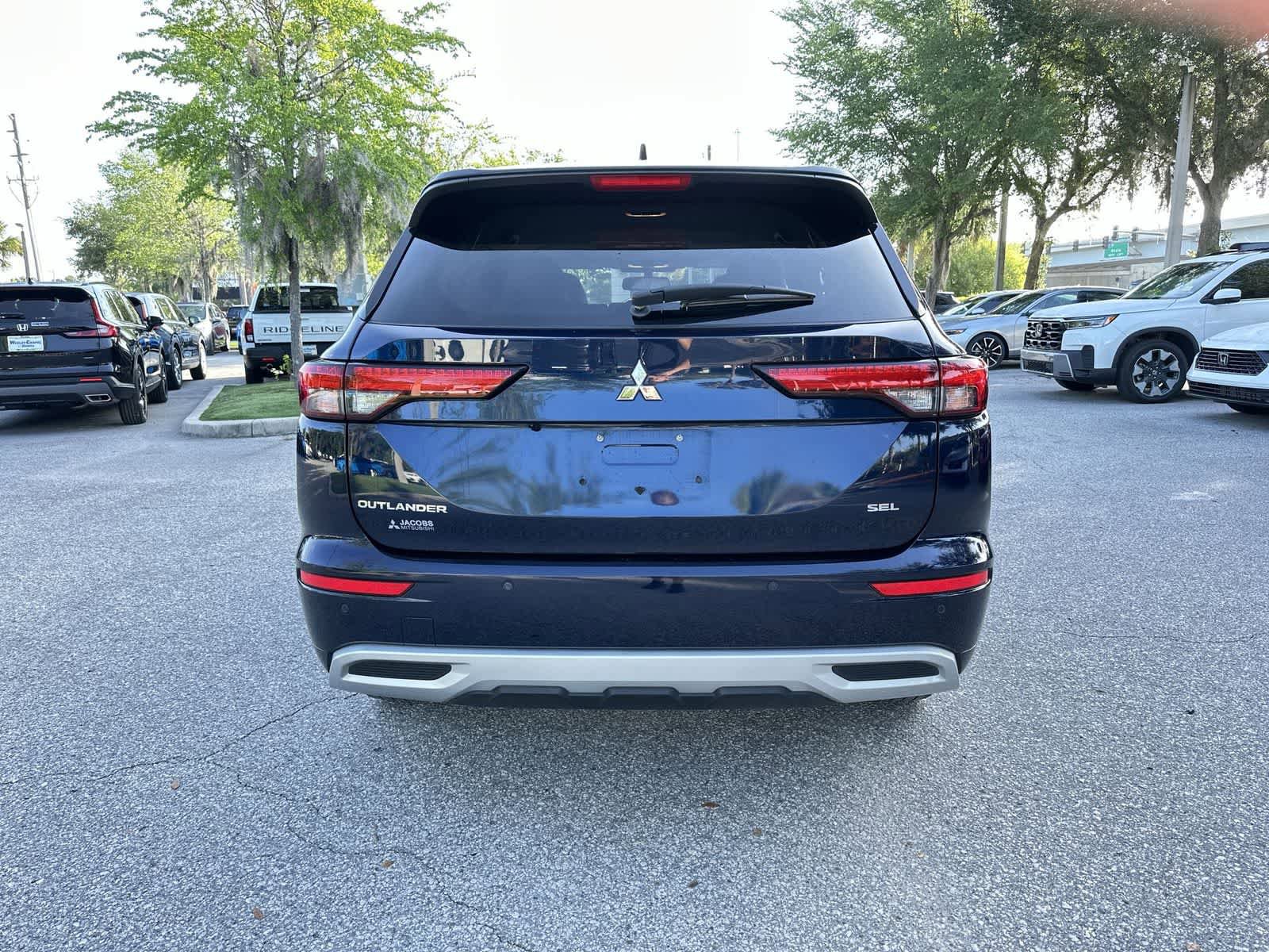 Used 2024 Mitsubishi Outlander SEL FWD image 5