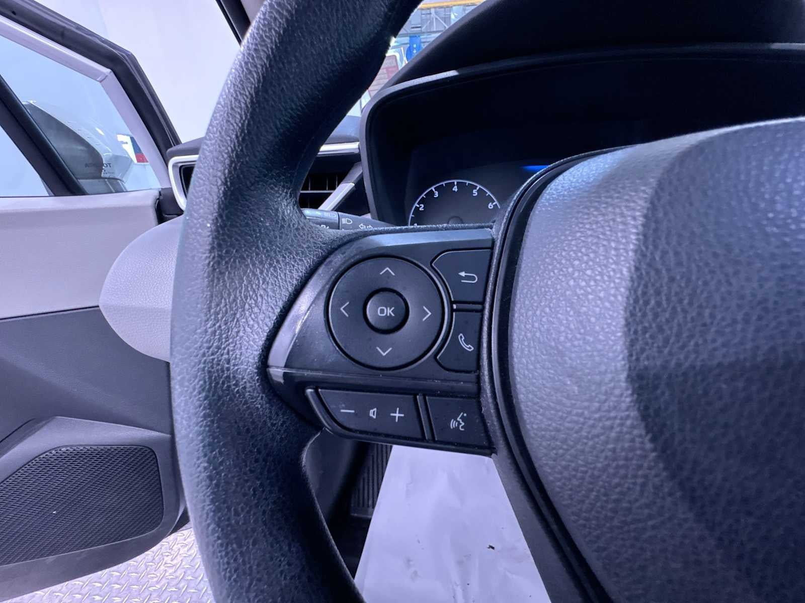 Used 2023 Toyota Corolla LE FWD image 12