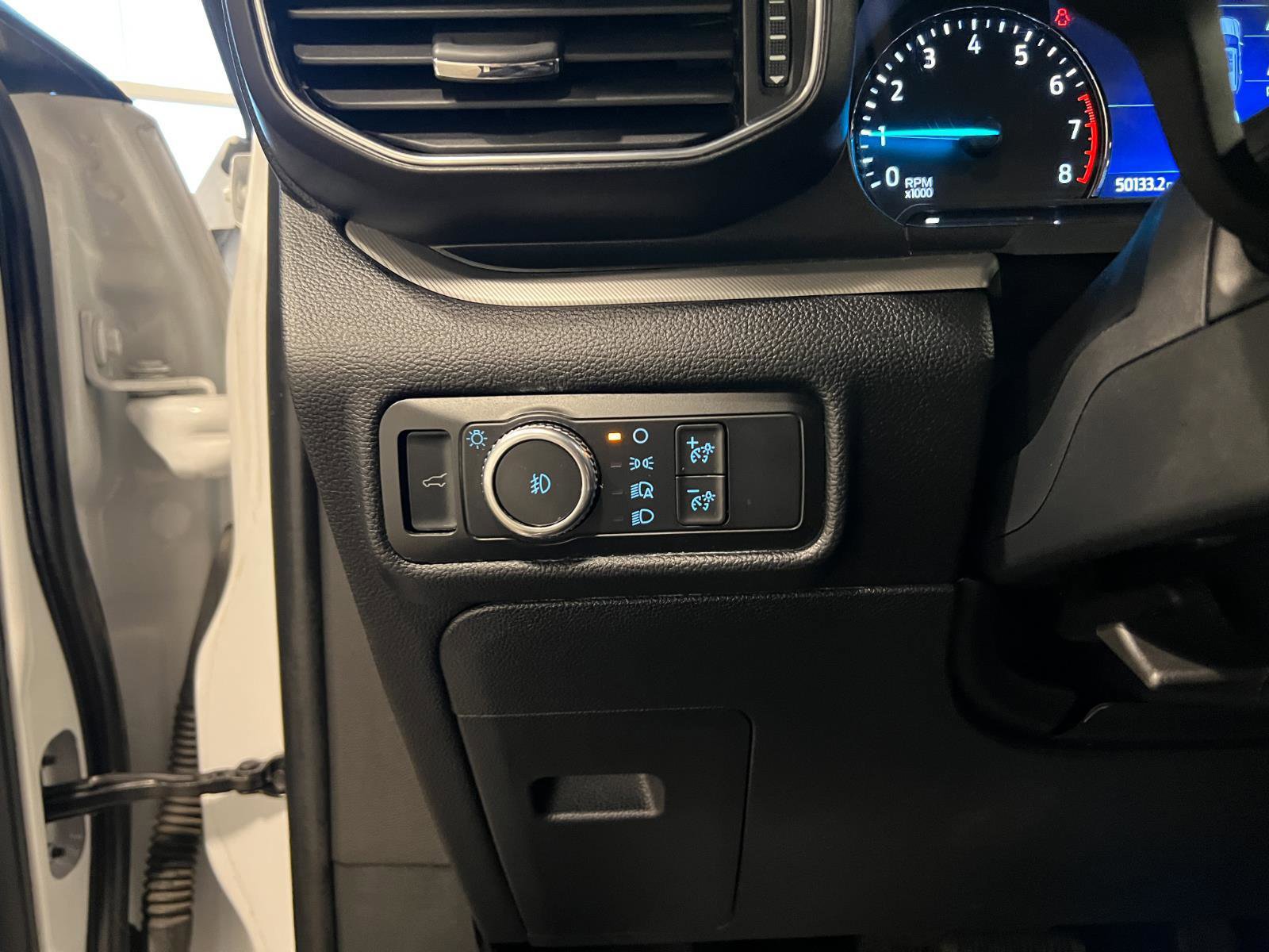 Used 2020 Ford Explorer XLT w/ Equipment Group 202A image 15
