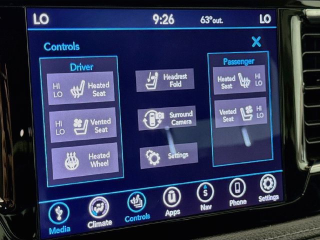 Used 2020 Chrysler Pacifica Limited w/ Tire & Wheel Group FWD image 19