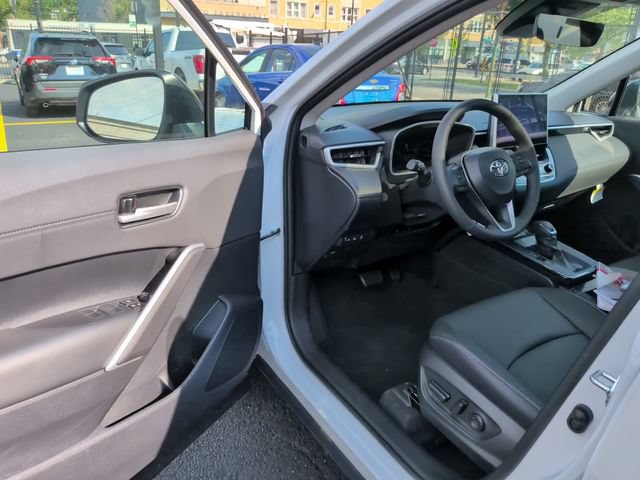 Used 2026 Toyota Corolla Cross XLE w/ Convenience Package AWD/4WD image 10