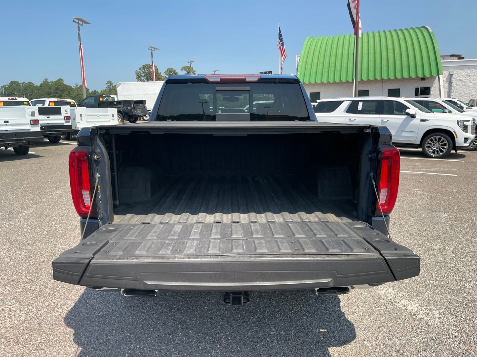 Used 2019 GMC Sierra 1500 SLT w/ SLT Premium Package AWD/4WD image 23