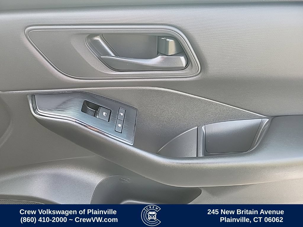 Used 2024 Nissan Rogue S AWD/4WD image 41